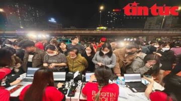 إقبال كثيف حتى ساعات متأخرة عقب تسجيل تراجع ملحوظ في أسعار الذهب